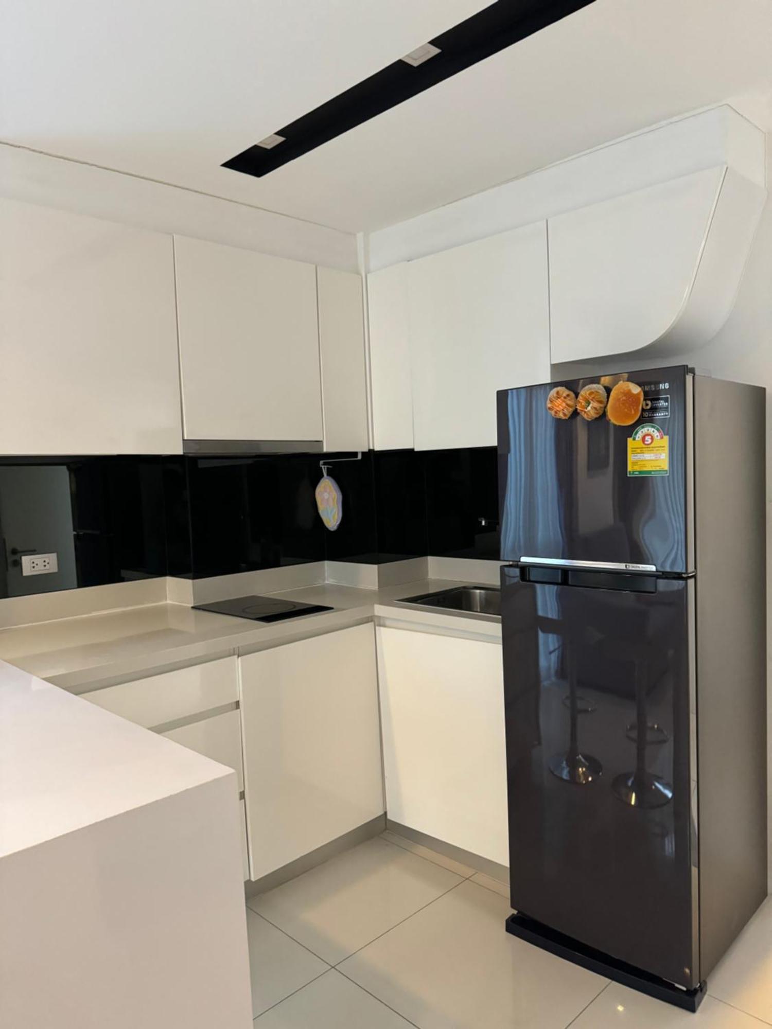 Apartment Center Residents ที่พักในตัวเมืองพัทยา
