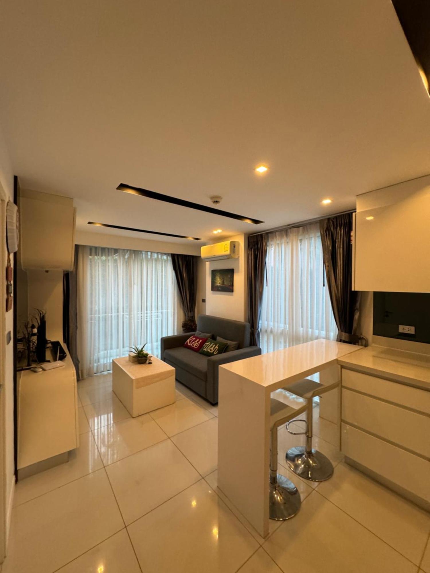 Apartment Center Residents ที่พักในตัวเมืองพัทยา