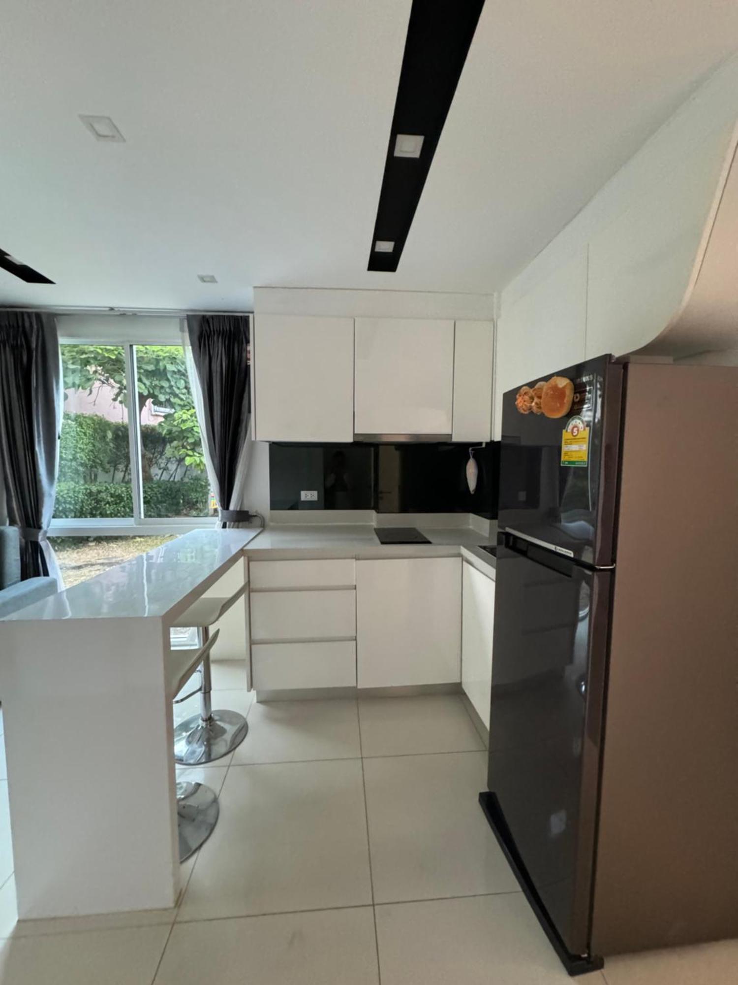 Center Residents ที่พักในตัวเมืองพัทยา Apartment Pattaya