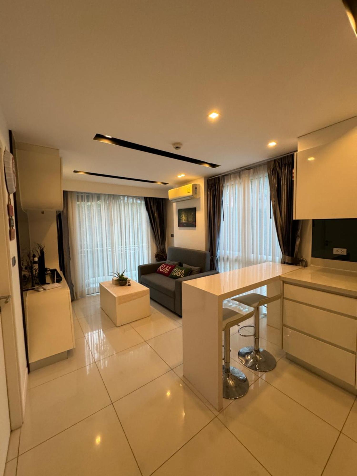 Center Residents ที่พักในตัวเมืองพัทยา Apartment *