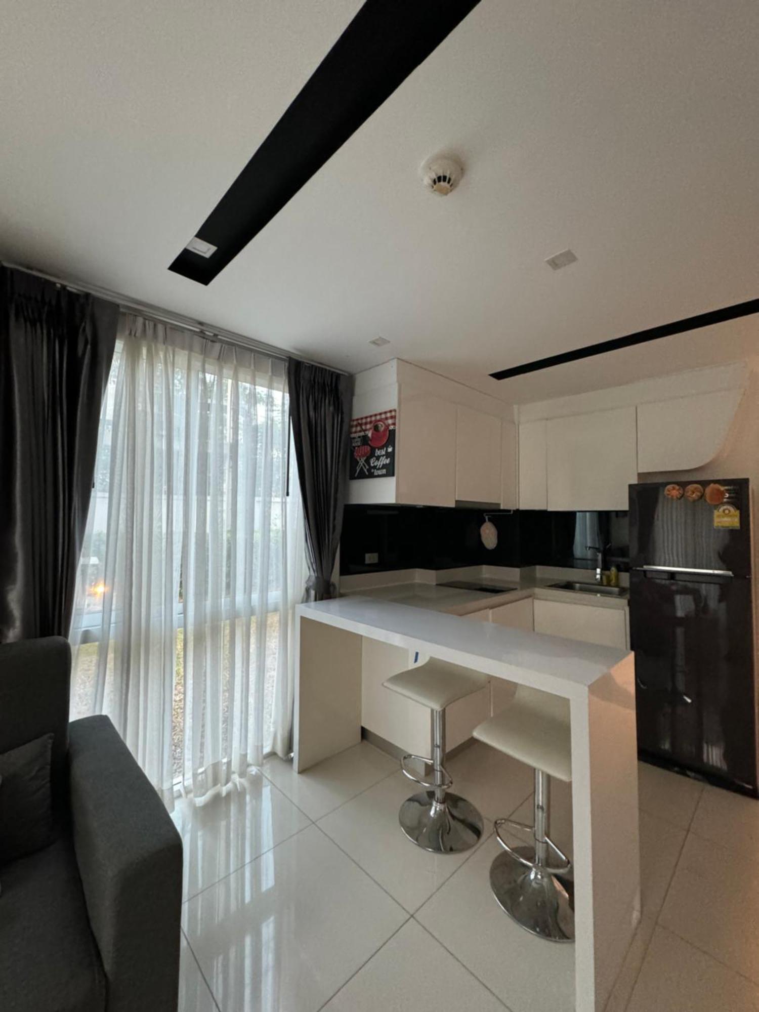 Center Residents ที่พักในตัวเมืองพัทยา Apartment Pattaya